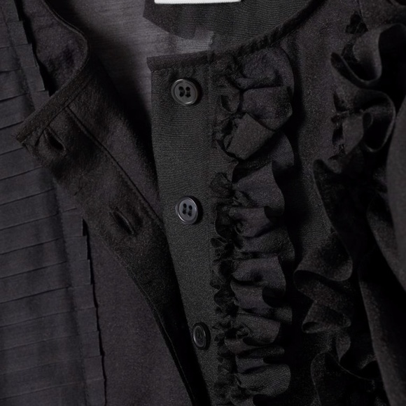 Voluminous Ruffle Blouse - Picture 2 of 3